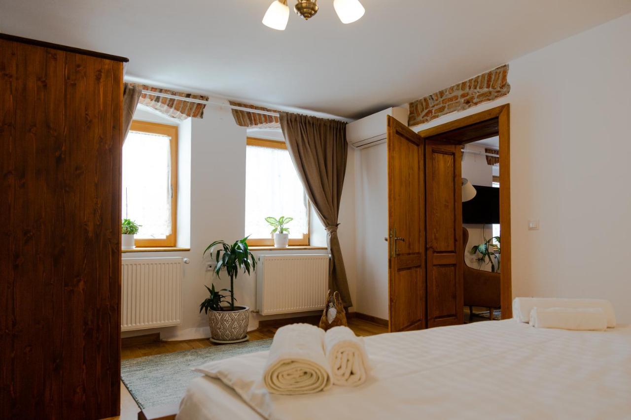 Stone Way Apartment Sibiu Luaran gambar